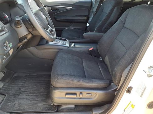 Used 2022 Honda Pilot Sport image 13