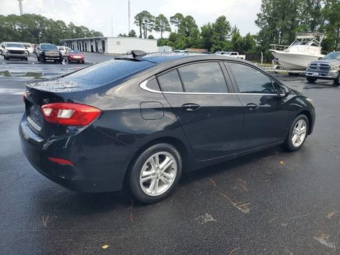 Certified 2017 Chevrolet Cruze LT w/ Convenience Package FWD image 6