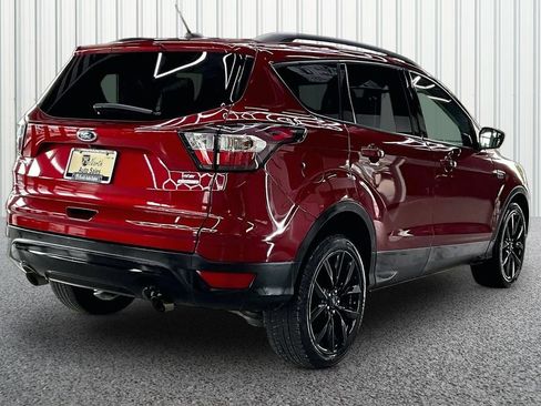 Used 2017 Ford Escape SE w/ SE Sport Appearance Package FWD image 6