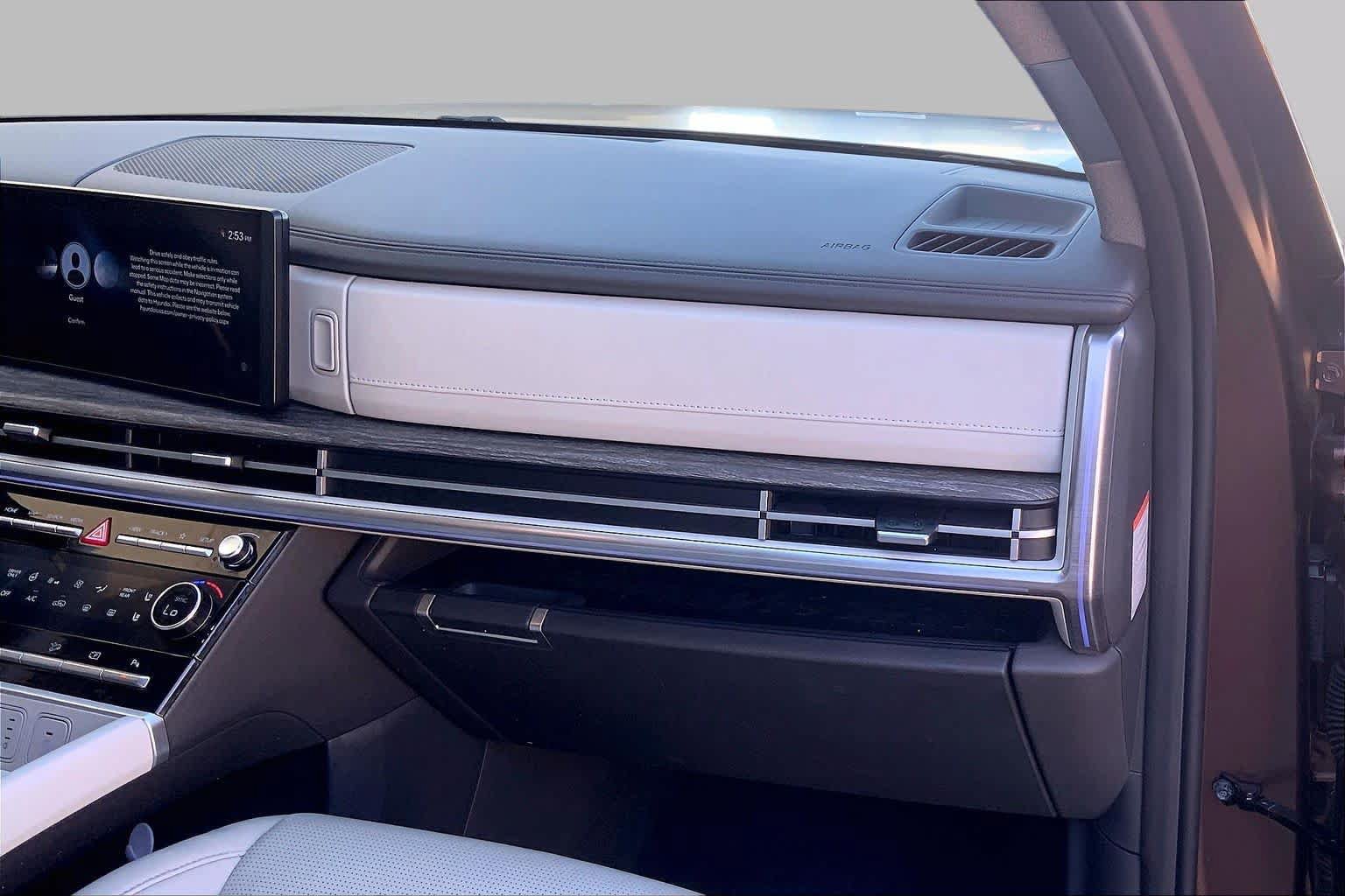 Used 2024 Hyundai Santa Fe Limited FWD image 19