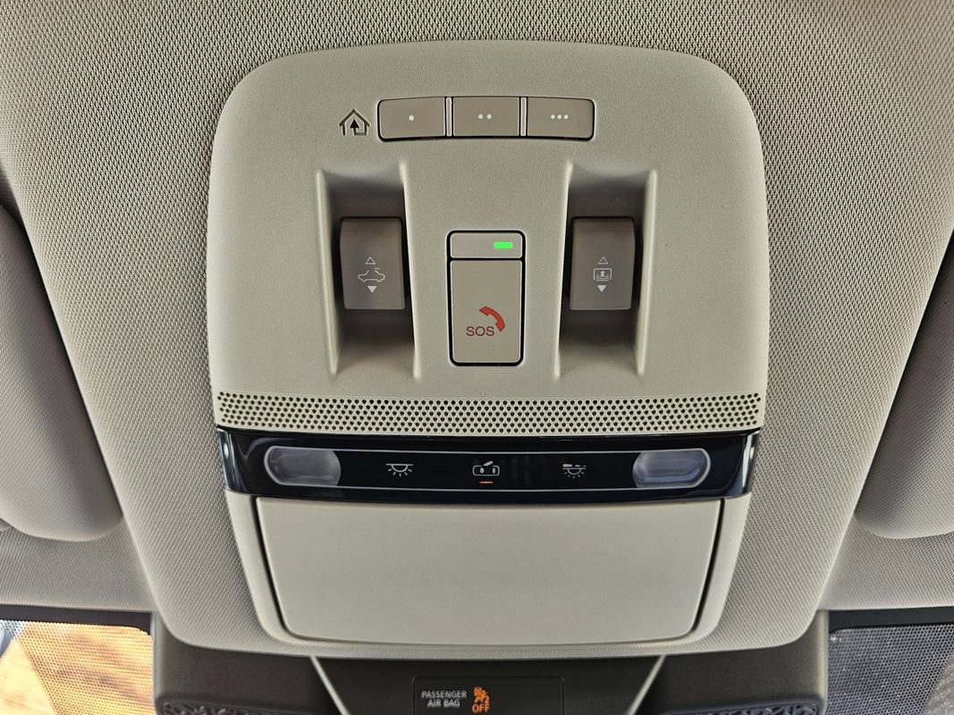 Used 2024 Nissan Ariya AWD image 33