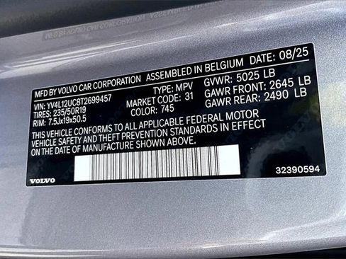 New 2026 Volvo XC40 B5 Plus w/ Climate Package image 9