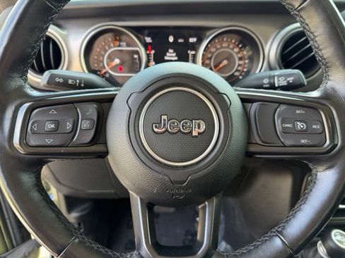 Used 2021 Jeep Gladiator Sport AWD/4WD image 13