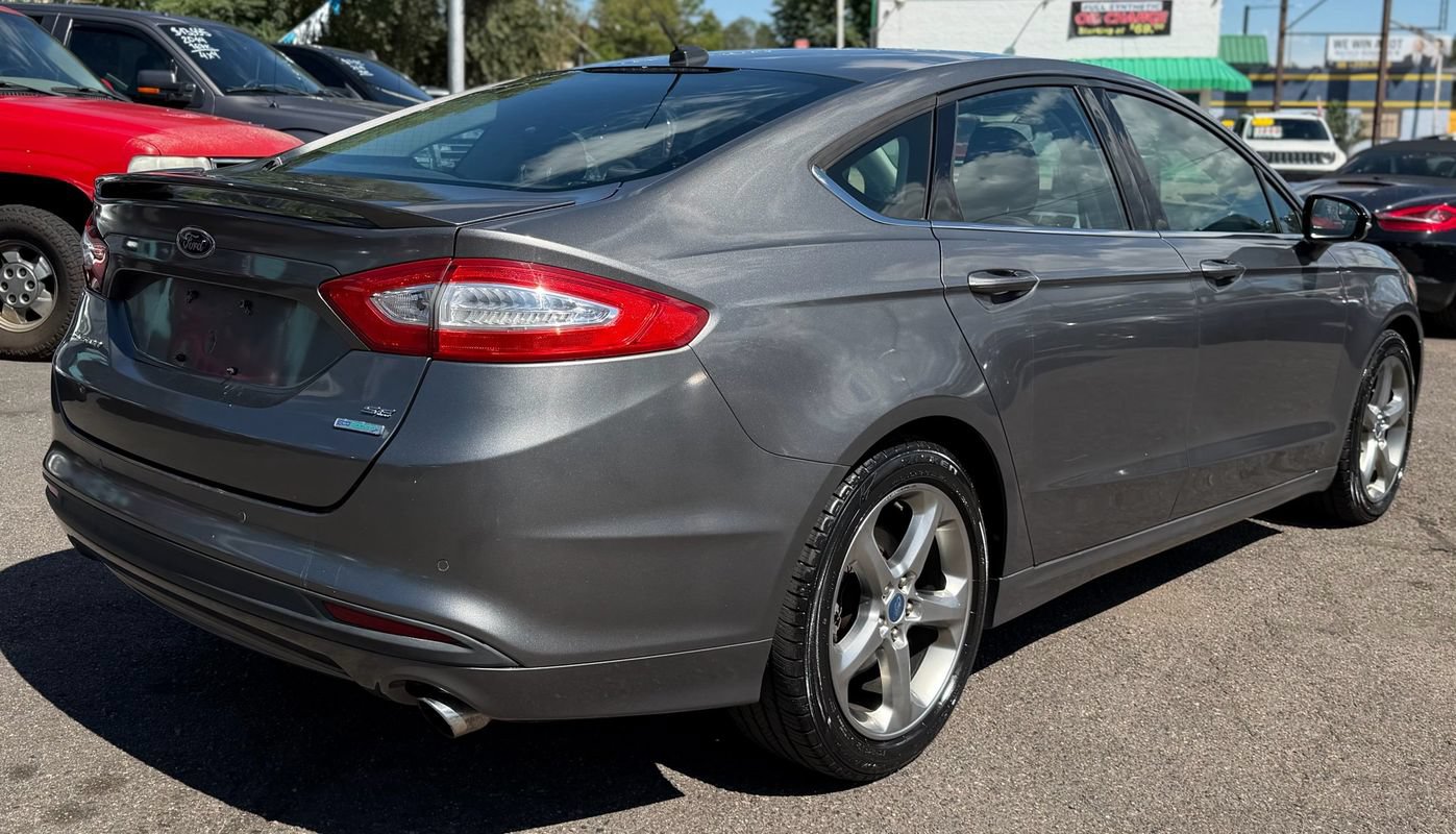 Used 2013 Ford Fusion SE FWD image 3