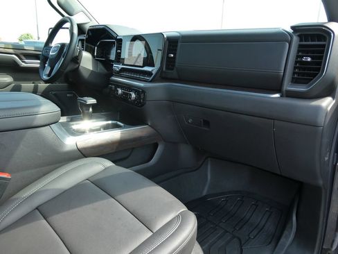 Certified 2026 GMC Sierra 1500 SLT w/ SLT Premium Plus Package AWD/4WD image 16