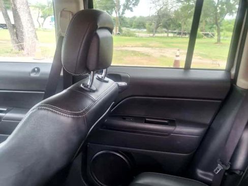 Used 2016 Jeep Patriot High Altitude image 15