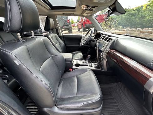 Used 2021 Toyota 4Runner Limited AWD/4WD image 31