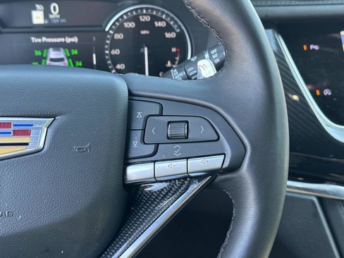 Used 2025 Cadillac XT6 Sport image 17