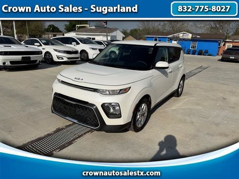 Used 2022 Kia Soul LX w/ Technology Package FWD image 1