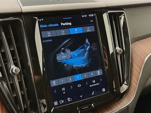 Used 2023 Volvo XC60 B5 Plus w/ Climate Package image 24