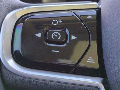 Certified 2023 Volvo XC60 B5 Ultimate w/ Protection Package Premier image 22