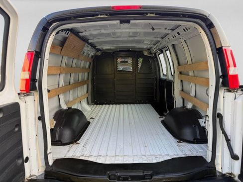Used 2020 Chevrolet Express 2500 w/ Driver Convenience Package RWD image 31