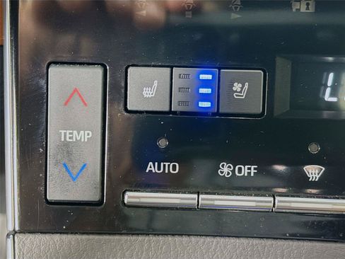 Used 2019 Toyota Avalon Limited w/ Advanced Safety Package FWD image 25