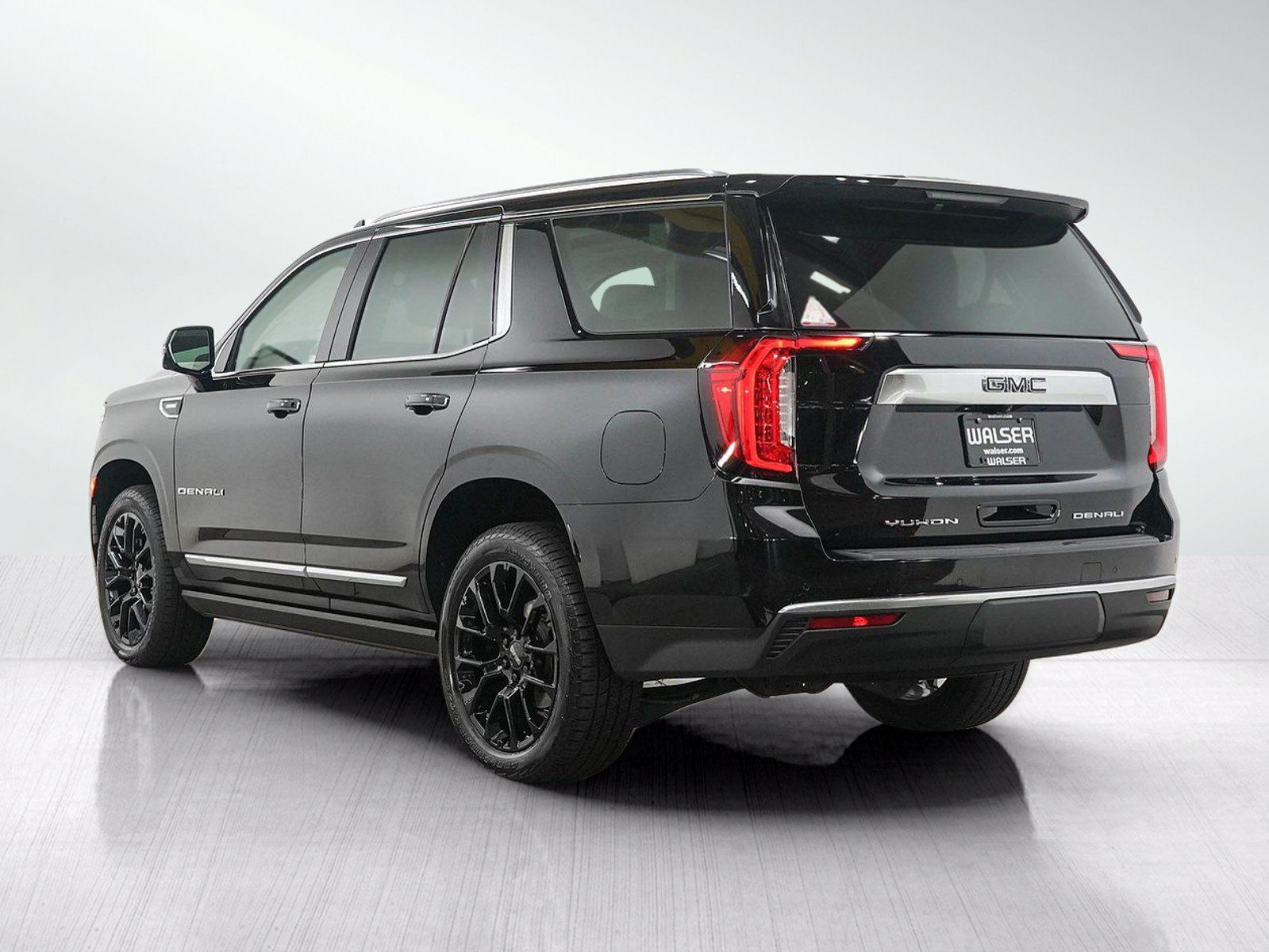 Used 2022 GMC Yukon Denali AWD/4WD image 3