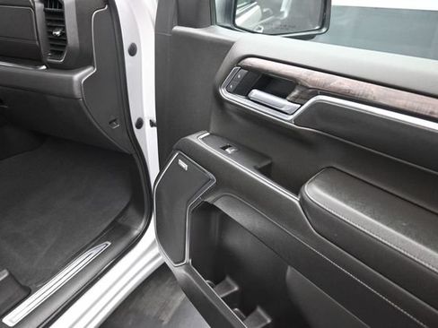 Used 2022 Chevrolet Silverado 1500 LTZ w/ Technology Package AWD/4WD image 25
