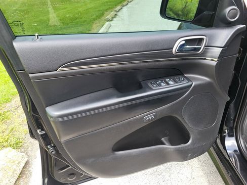 Used 2019 Jeep Grand Cherokee Limited X AWD/4WD image 25