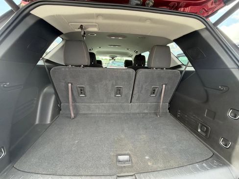 Used 2018 Chevrolet Traverse LT FWD image 12