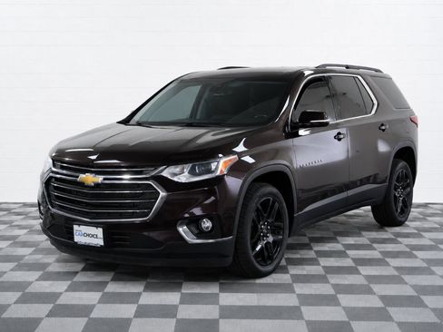 Used 2020 Chevrolet Traverse LT w/ Driver Confidence II Package AWD/4WD image 1
