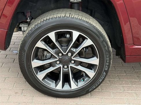 Used 2022 Jeep Grand Cherokee Overland w/ Luxury Tech Group IV image 27