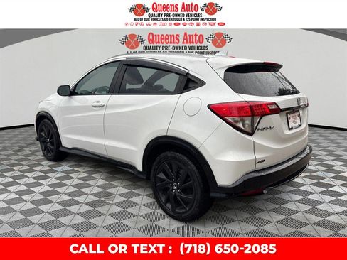 Used 2022 Honda HR-V Sport image 4