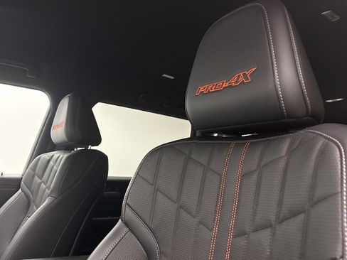 Used 2025 Nissan Armada PRO-4X image 8