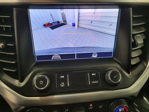 Used 2023 GMC Acadia SLE w/ Driver Convenience Package image 15