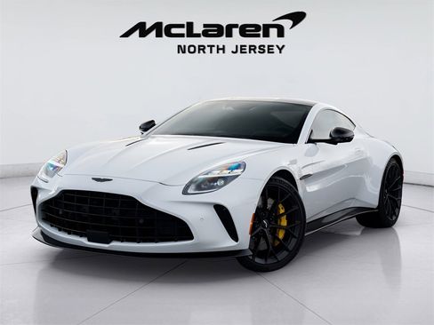 Used 2025 Aston Martin V8 Vantage Coupe image 1