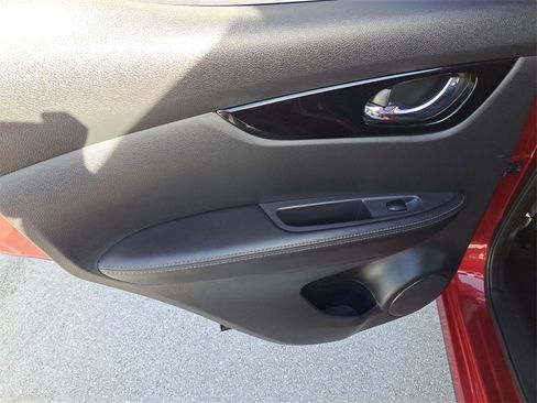 Certified 2022 Nissan Rogue Sport SV image 11