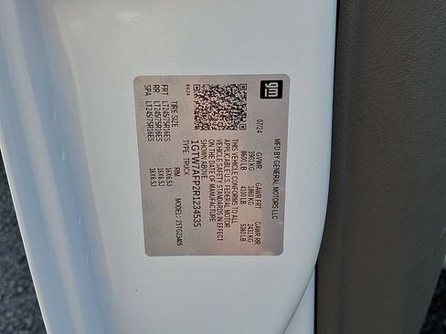 Used 2024 GMC Savana 2500 w/ Driver Convenience Package RWD image 25