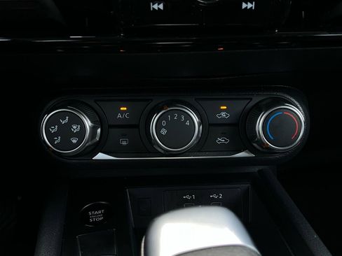 Used 2025 Nissan Kicks SV image 25