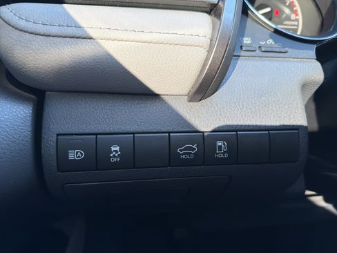 Used 2020 Toyota Camry LE image 48