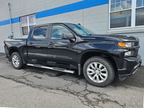 Used 2022 Chevrolet Silverado 1500 Custom AWD/4WD image 3