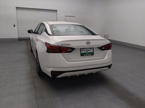 Used 2025 Nissan Altima 2.5 SV FWD image 6