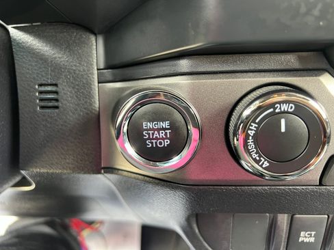 Used 2022 Toyota Tacoma TRD Sport AWD/4WD image 20