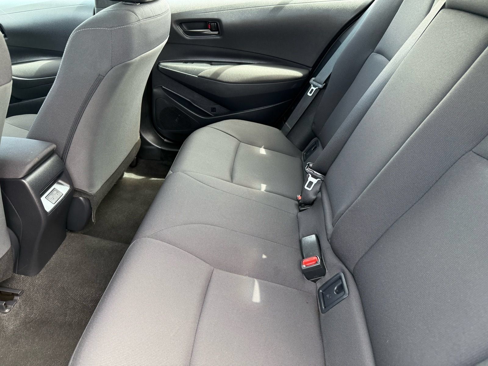 Used 2025 Toyota Corolla LE FWD image 26