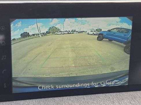 Used 2025 Nissan Kicks SV FWD image 18