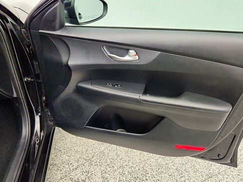 Used 2019 Kia Forte LXS FWD image 25