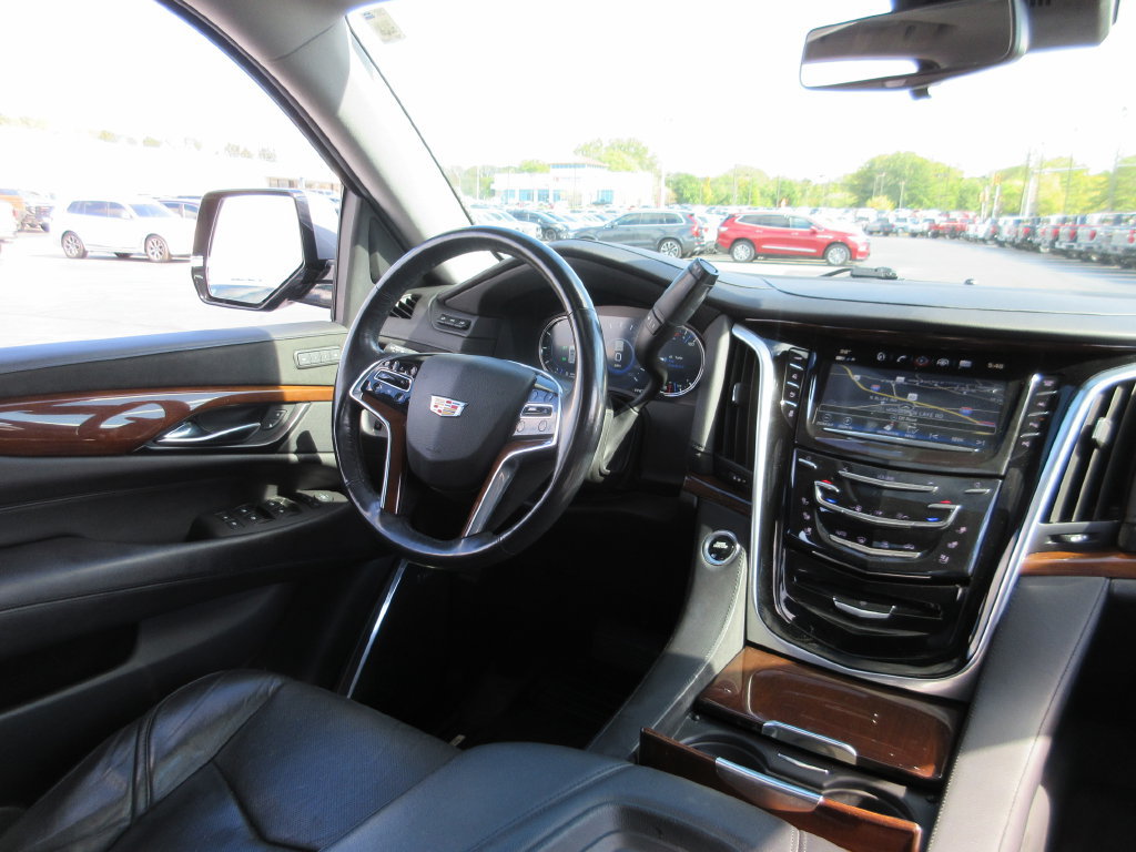 Used 2020 Cadillac Escalade Luxury AWD/4WD image 27