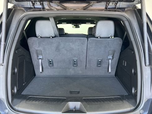 Used 2024 GMC Yukon SLT image 23