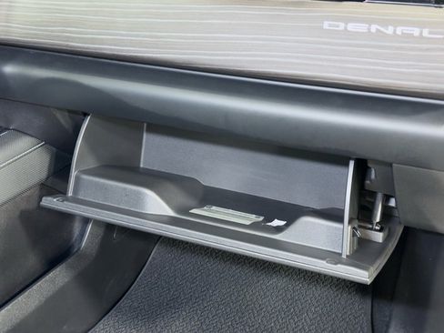 Used 2025 GMC Sierra EV Denali image 19
