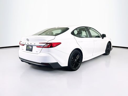 Used 2025 Toyota Camry SE FWD image 9