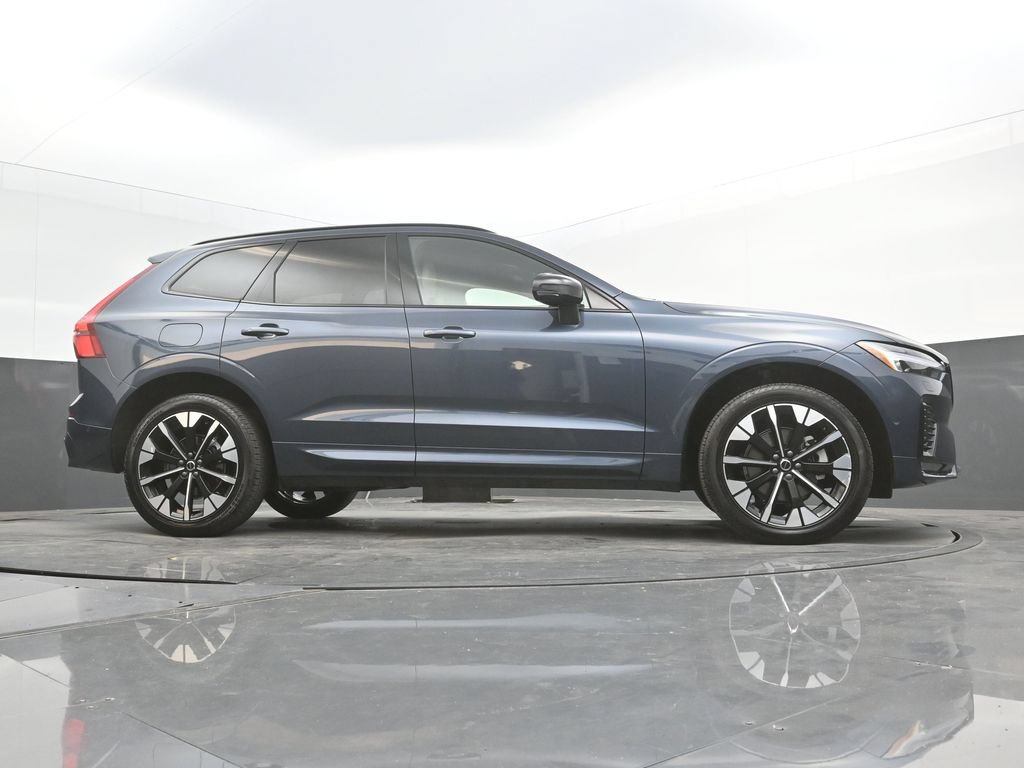 Certified 2026 Volvo XC60 B5 Plus AWD/4WD image 35