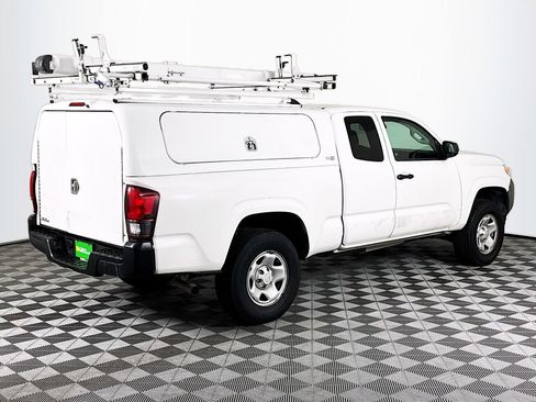 Used 2020 Toyota Tacoma SR image 10