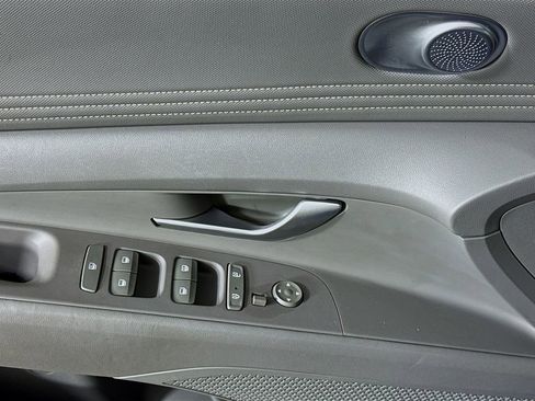 Certified 2021 Hyundai Elantra SEL w/ Convenience Package FWD image 23