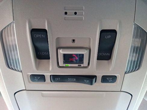 Used 2023 Toyota Highlander Limited image 25