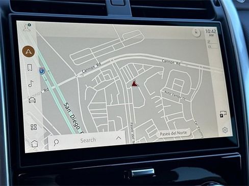 New 2025 Land Rover Discovery Dynamic SE image 18