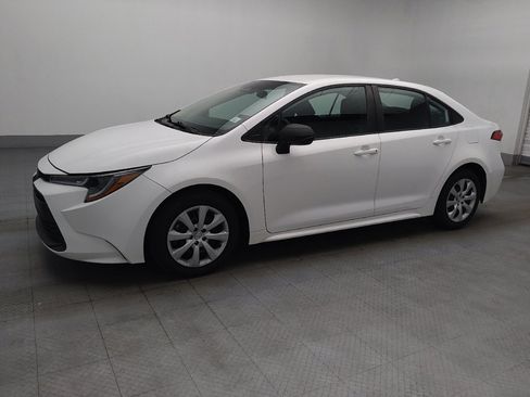 Used 2023 Toyota Corolla LE FWD image 2