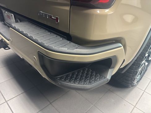 Used 2022 GMC Sierra 1500 AT4 w/ AT4 Premium Package image 5