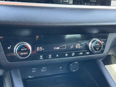 Used 2022 Mitsubishi Outlander SE image 21