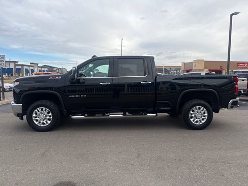 Used 2020 Chevrolet Silverado 2500 LTZ w/ LTZ Convenience Package image 29